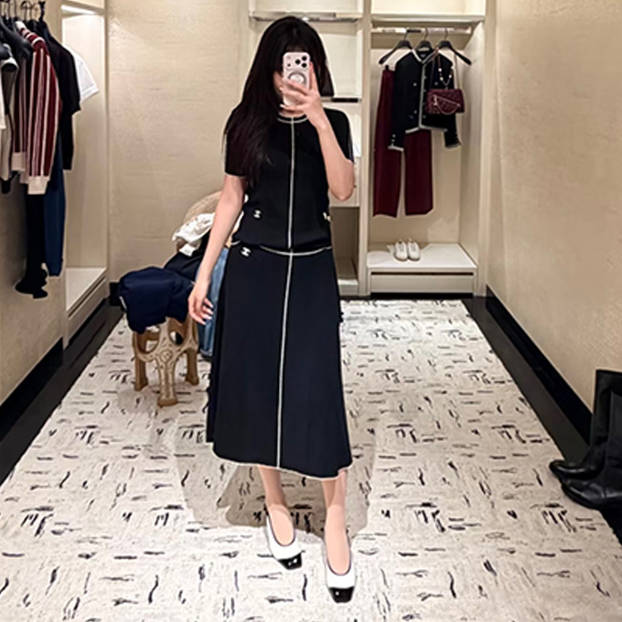 chanel black white contrast piping round neck knit cardigan & short sleeve top & midi skirt